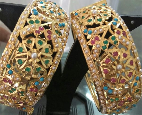 Nauratan Jadao Bangles